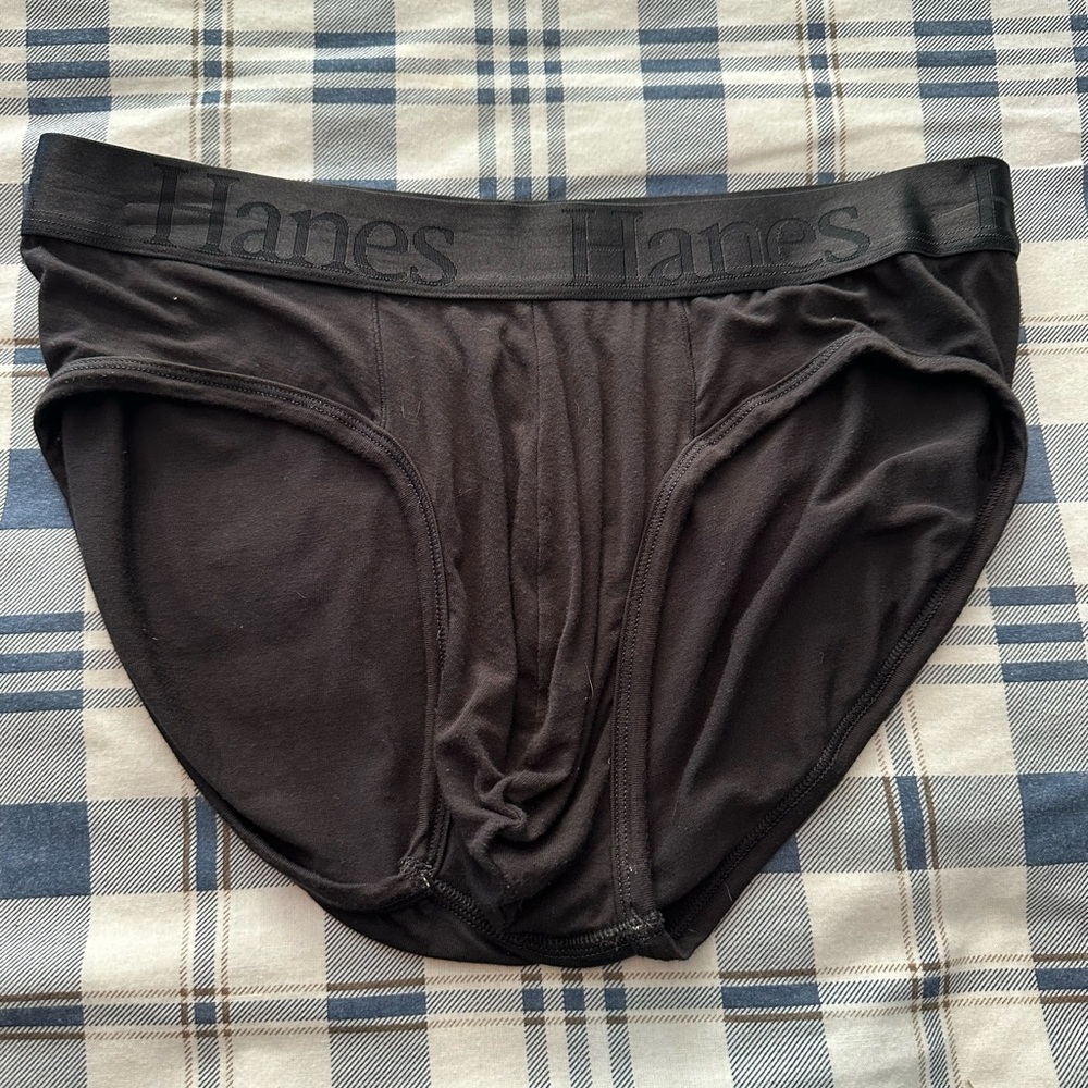 Hanes Men's Black Briefs